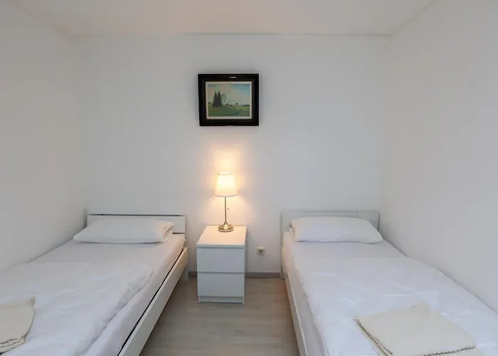 Naehe Duesseldorf Airport Messe Appartement